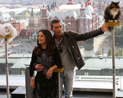 Мега-звездный десант: Бритни Спирс, Антонио Бандерас и Сальма Хайек прилетели в Москву одновременно